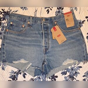 NWT Levi’s 501 Original High Rise Shorts Size 31 Distressed Raw Hem